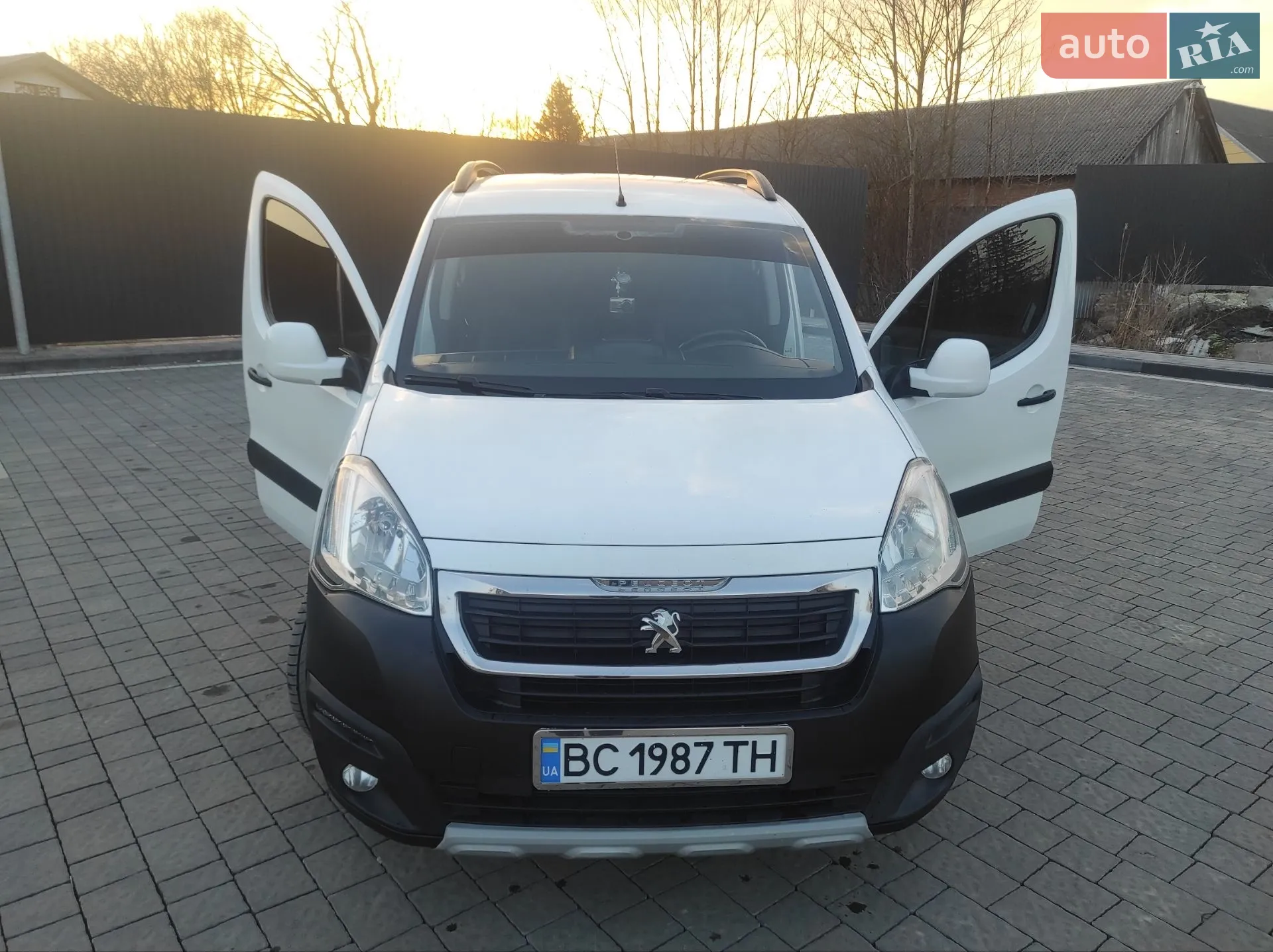2015 Peugeot Partner - мініатюра 12