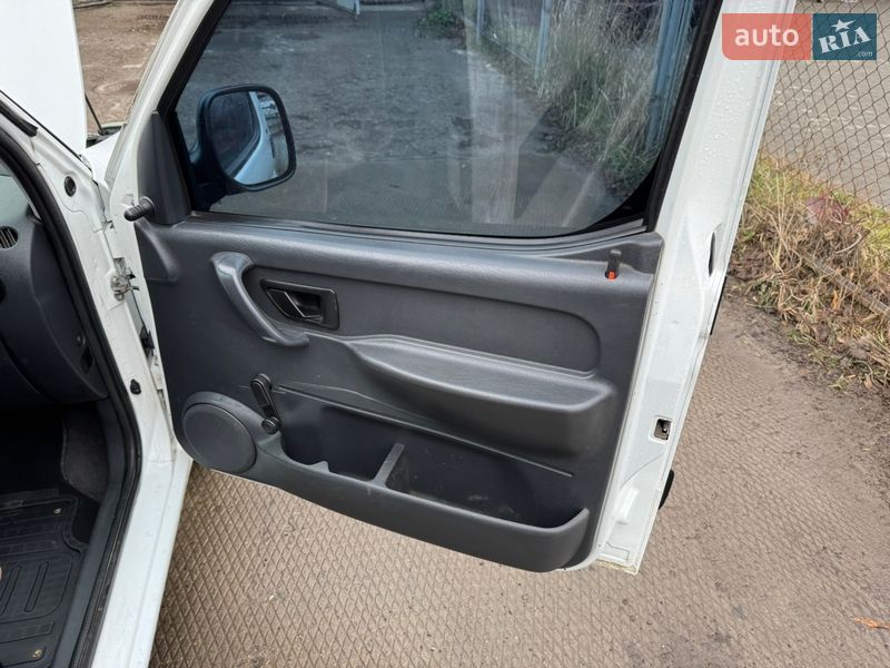 Грузовой фургон Peugeot Partner 2004 в Львове фото 11 Грузовой фургон Peugeot Partner 2004 в Львове