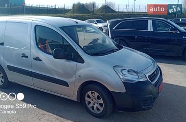 Мінівен Peugeot Partner 2015 в Чернівцях