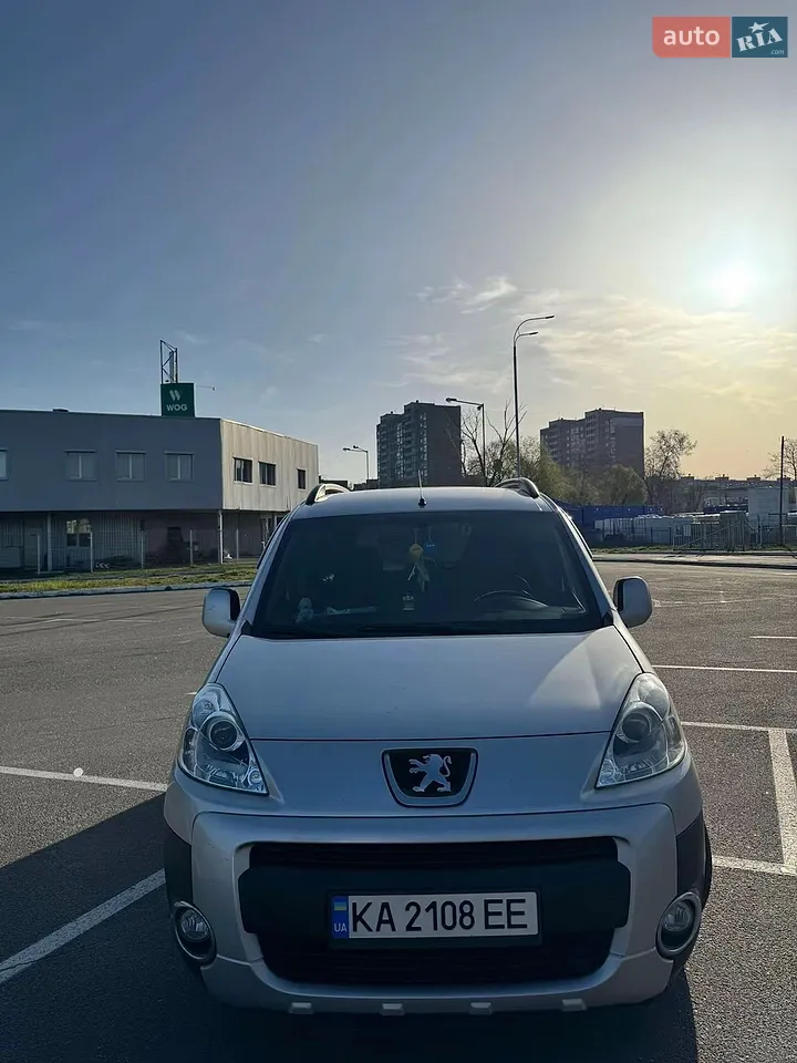 2011 Peugeot Partner - мініатюра 26