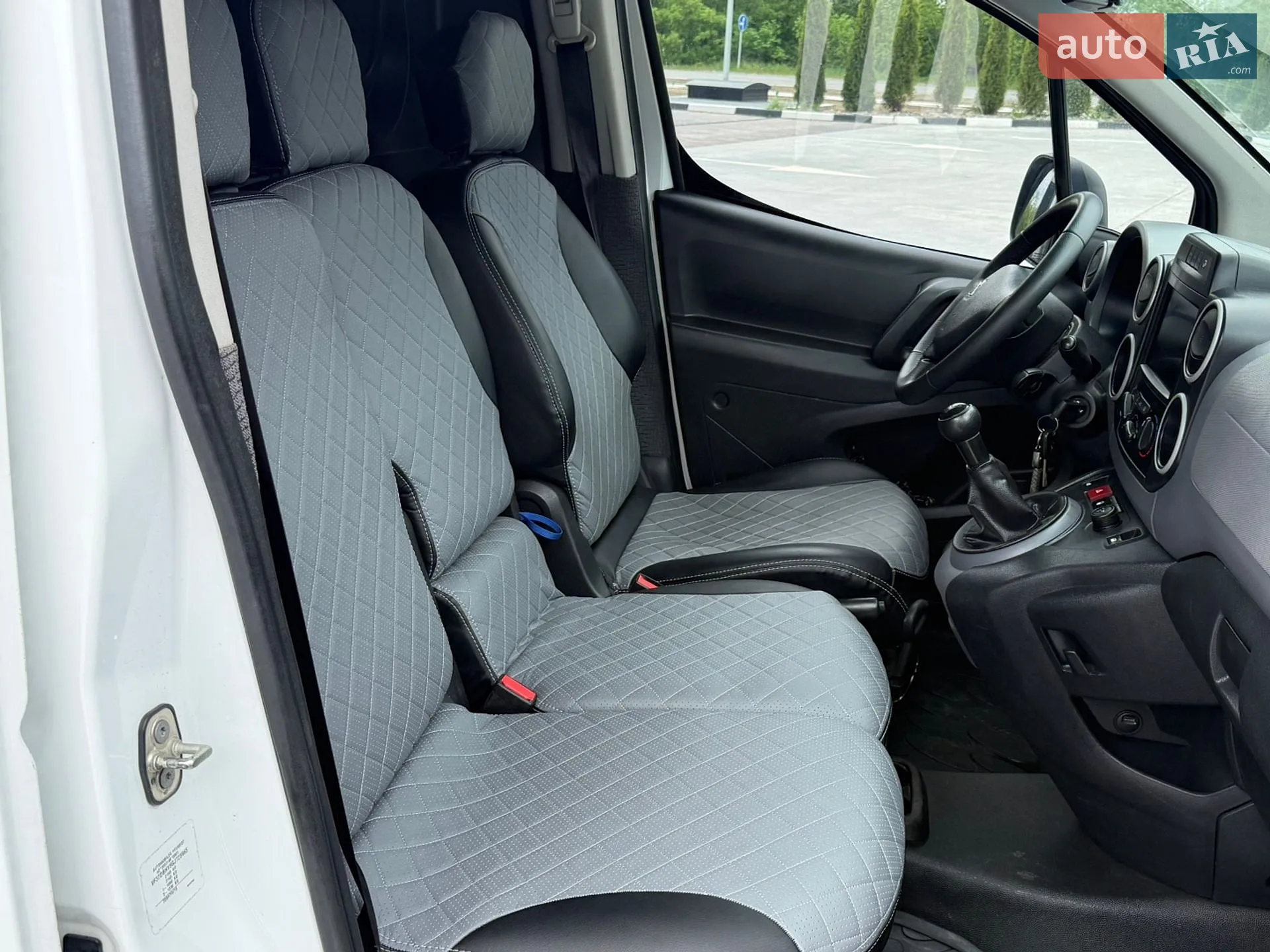 2016 Peugeot Partner - мініатюра 35