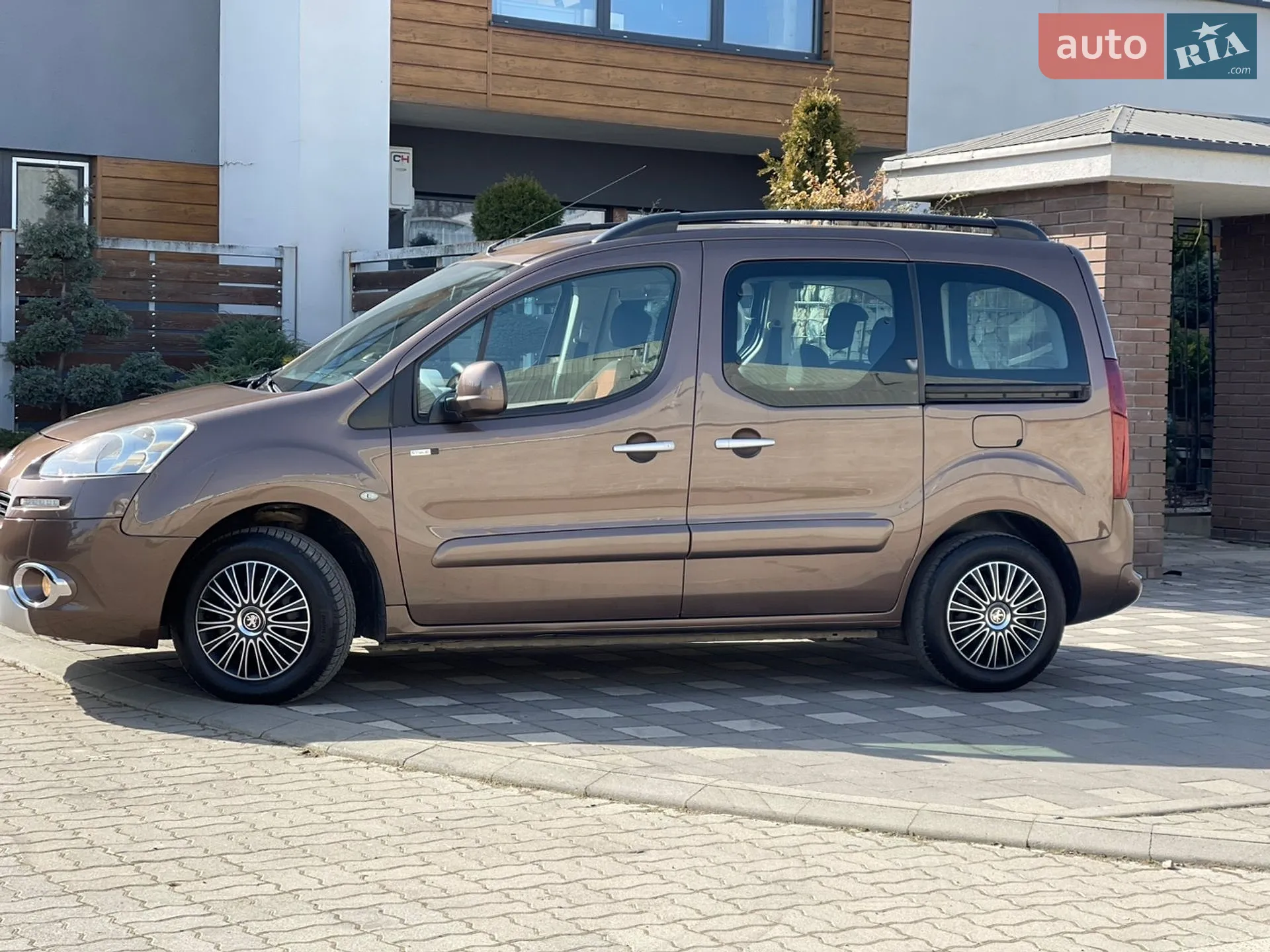 2015 Peugeot Partner - мініатюра 39