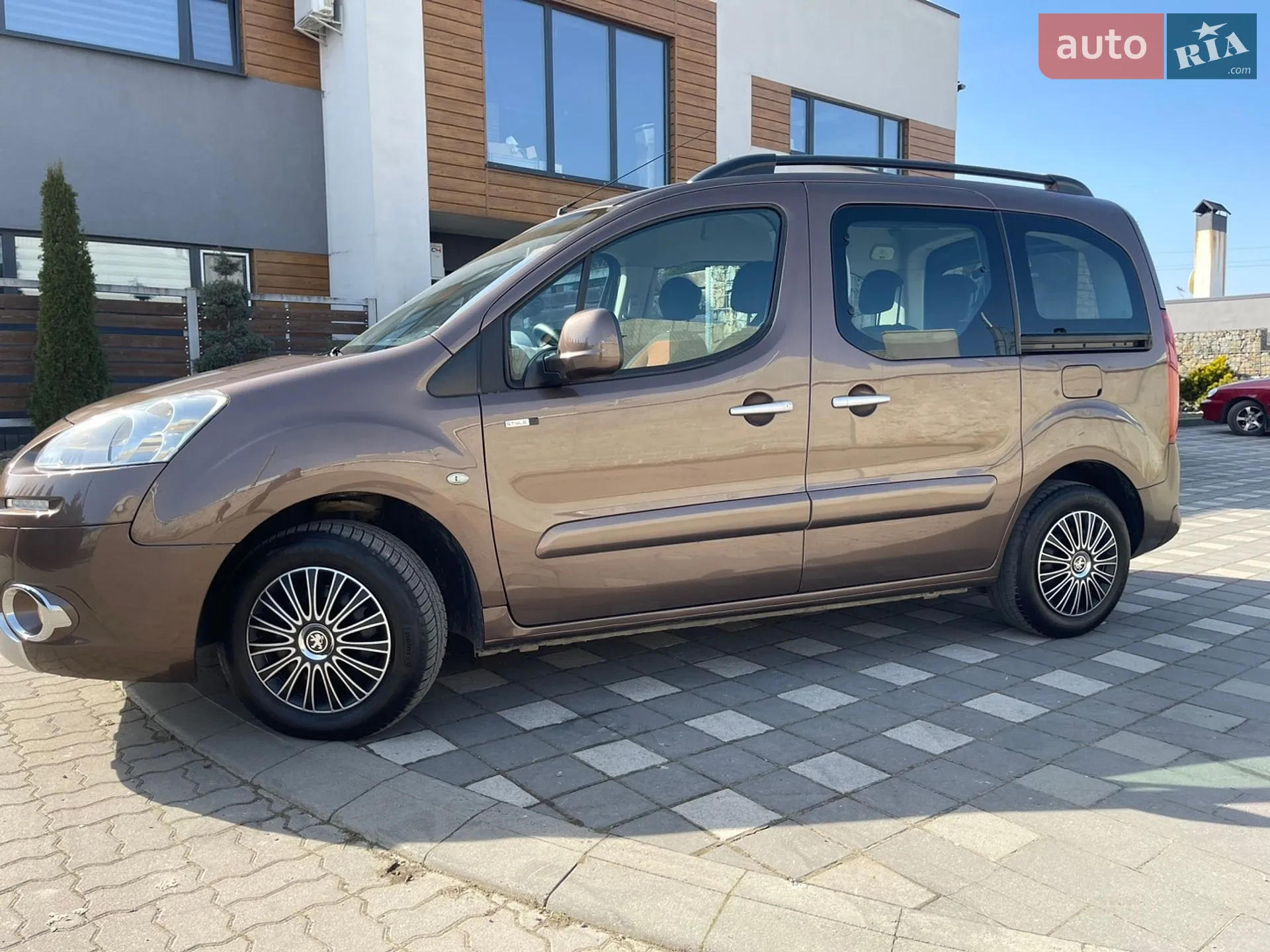 2015 Peugeot Partner - мініатюра 46