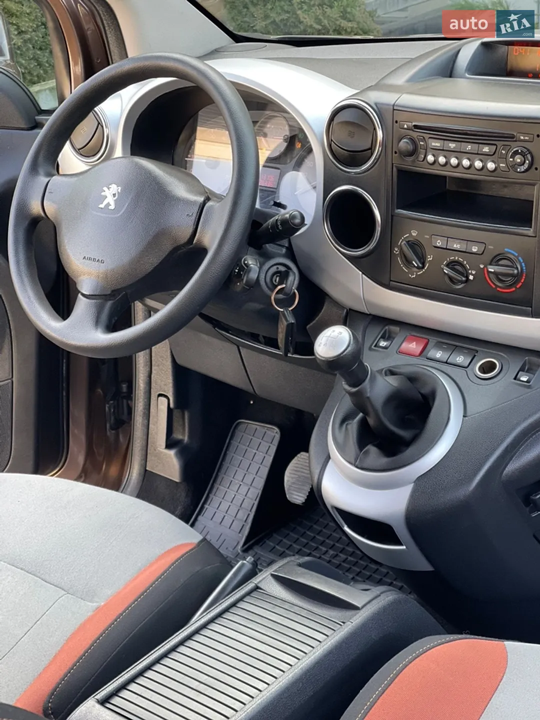 2015 Peugeot Partner - мініатюра 99