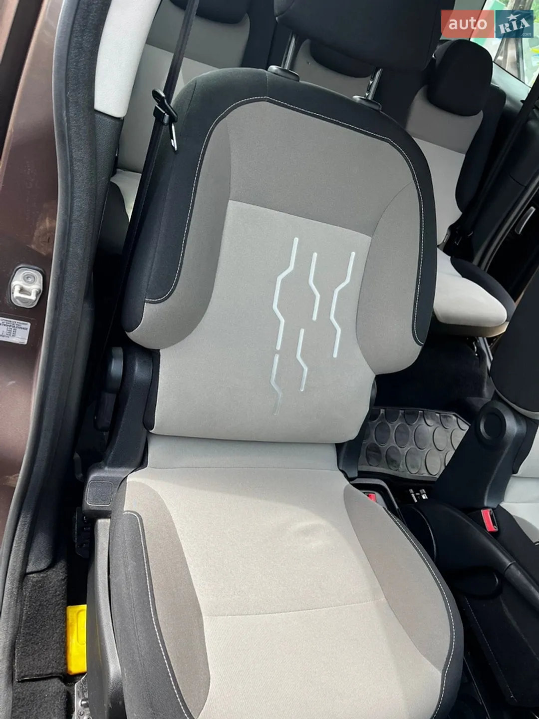 2014 Peugeot Partner - мініатюра 28