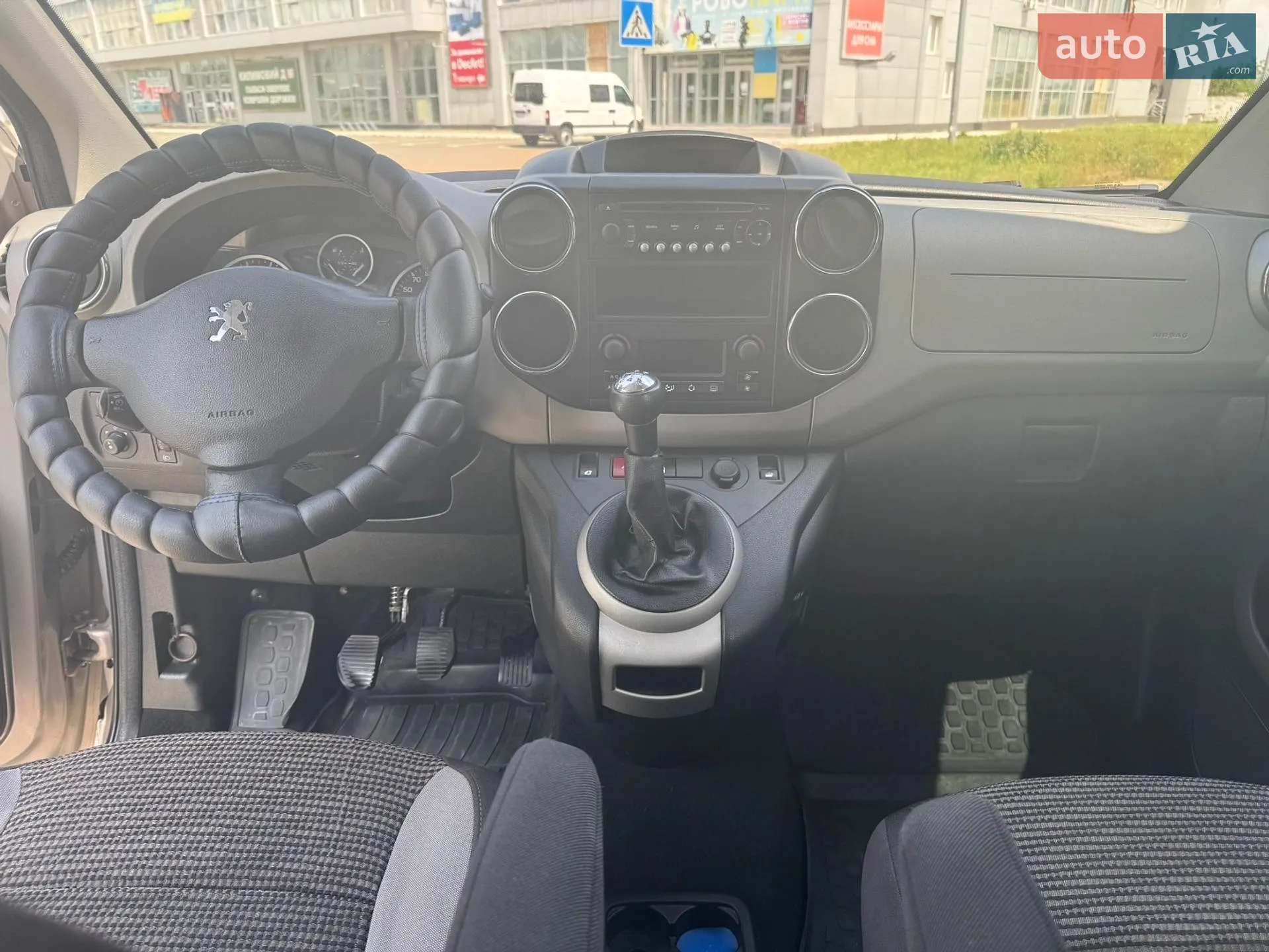 2011 Peugeot Partner - мініатюра 13