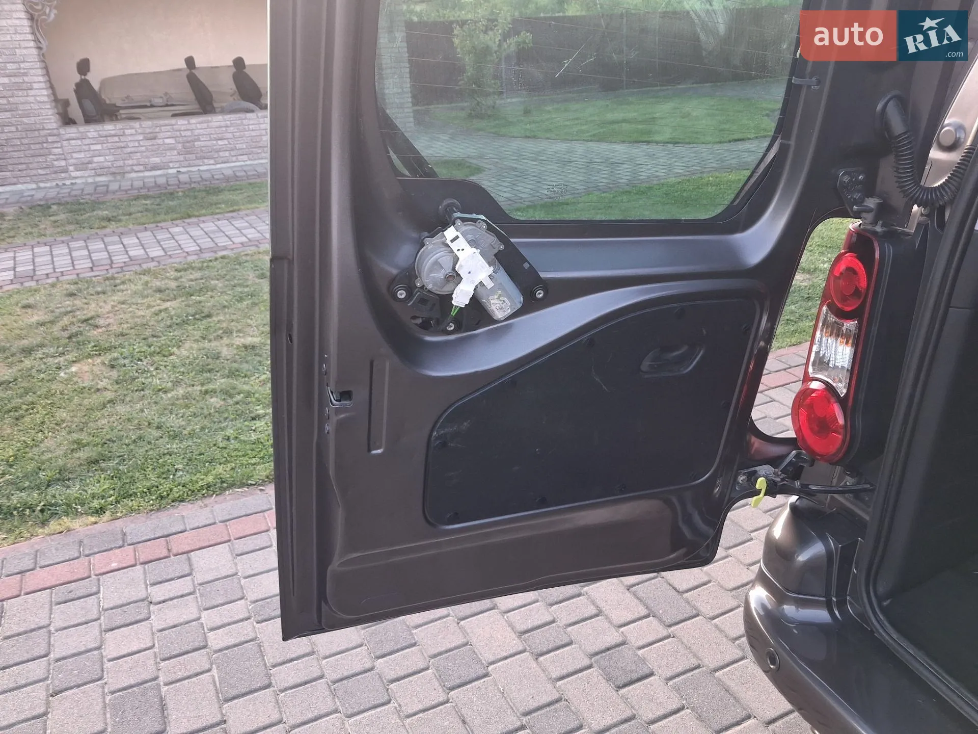 2016 Peugeot Partner - мініатюра 30