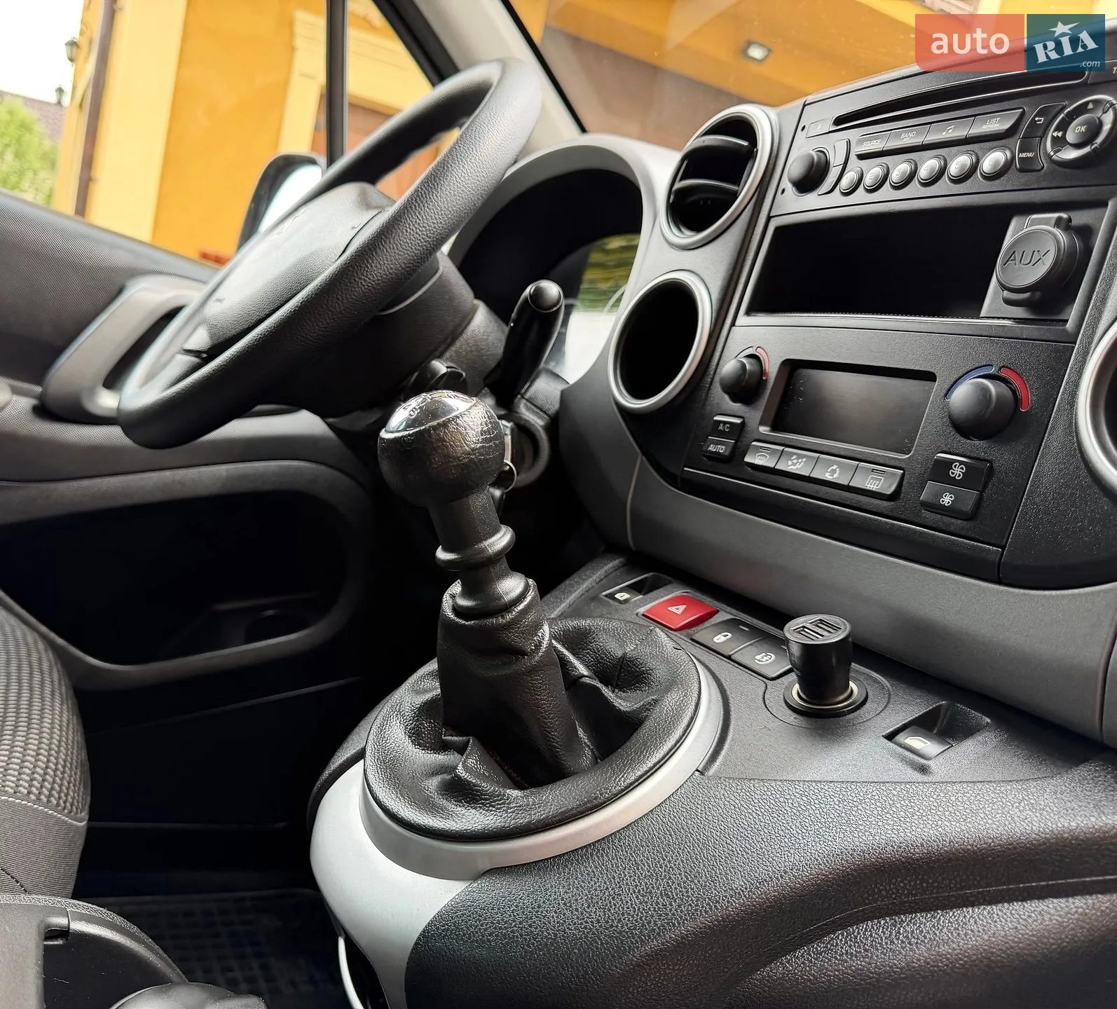 2017 Peugeot Partner - мініатюра 115