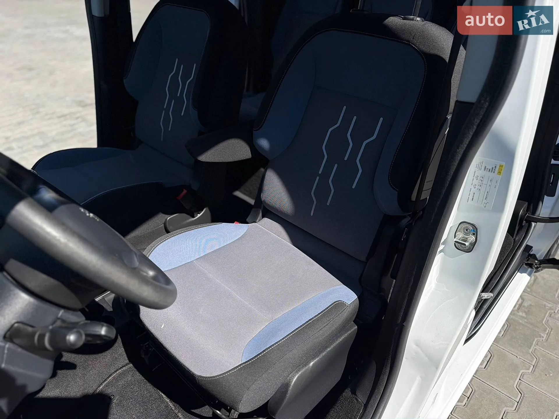 2015 Peugeot Partner - мініатюра 12