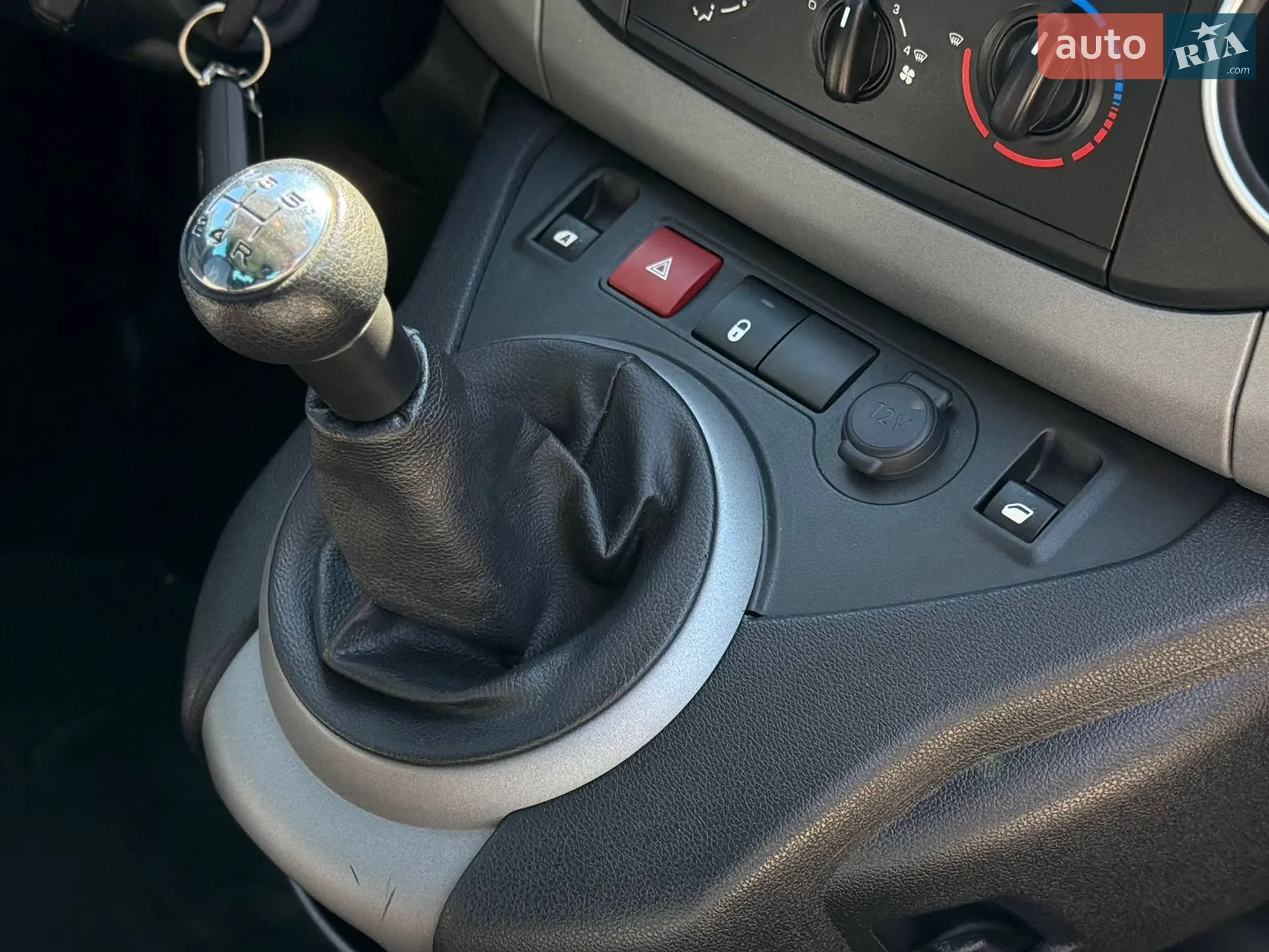 2015 Peugeot Partner - мініатюра 19