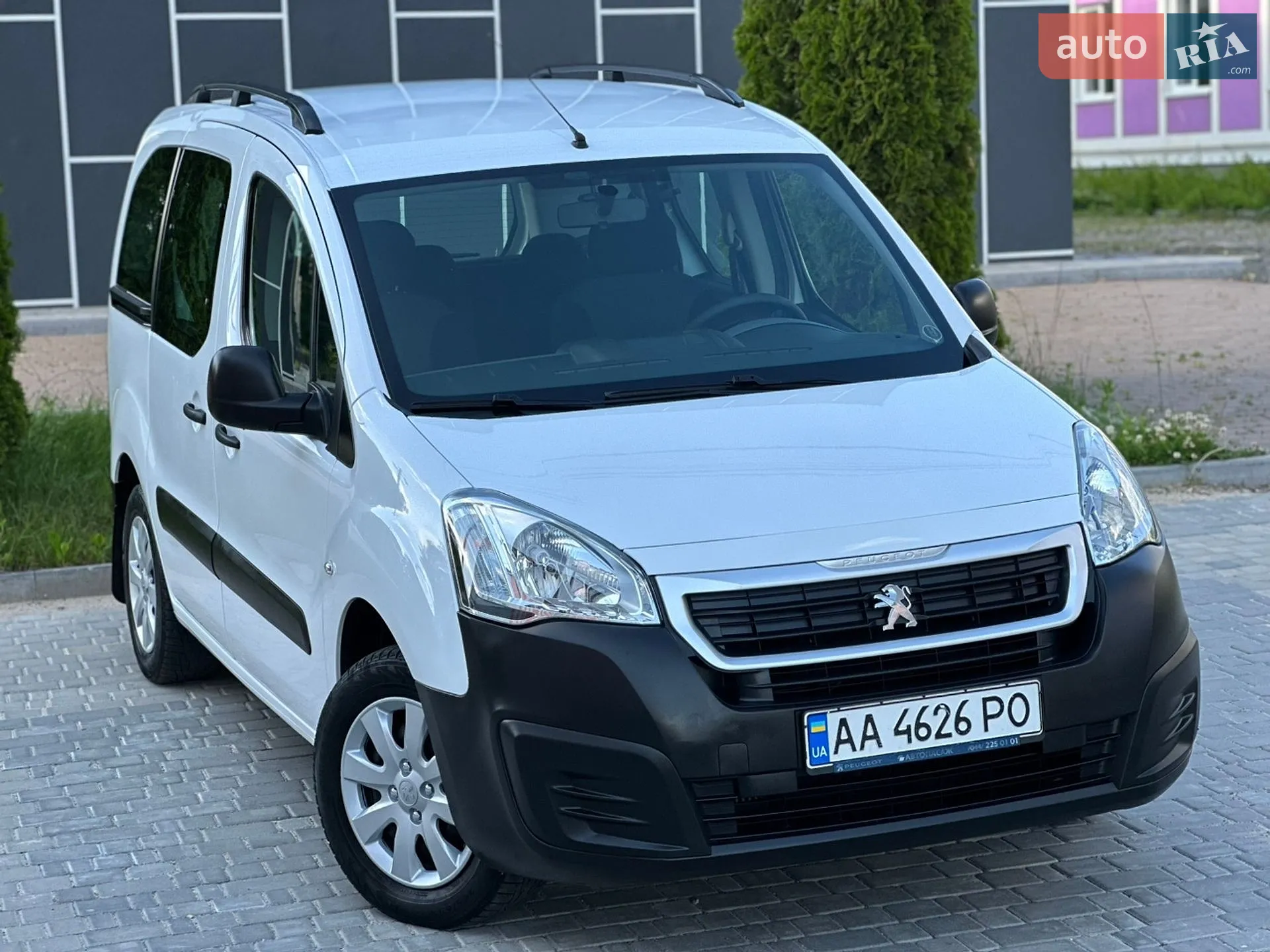 2017 Peugeot Partner - мініатюра 100