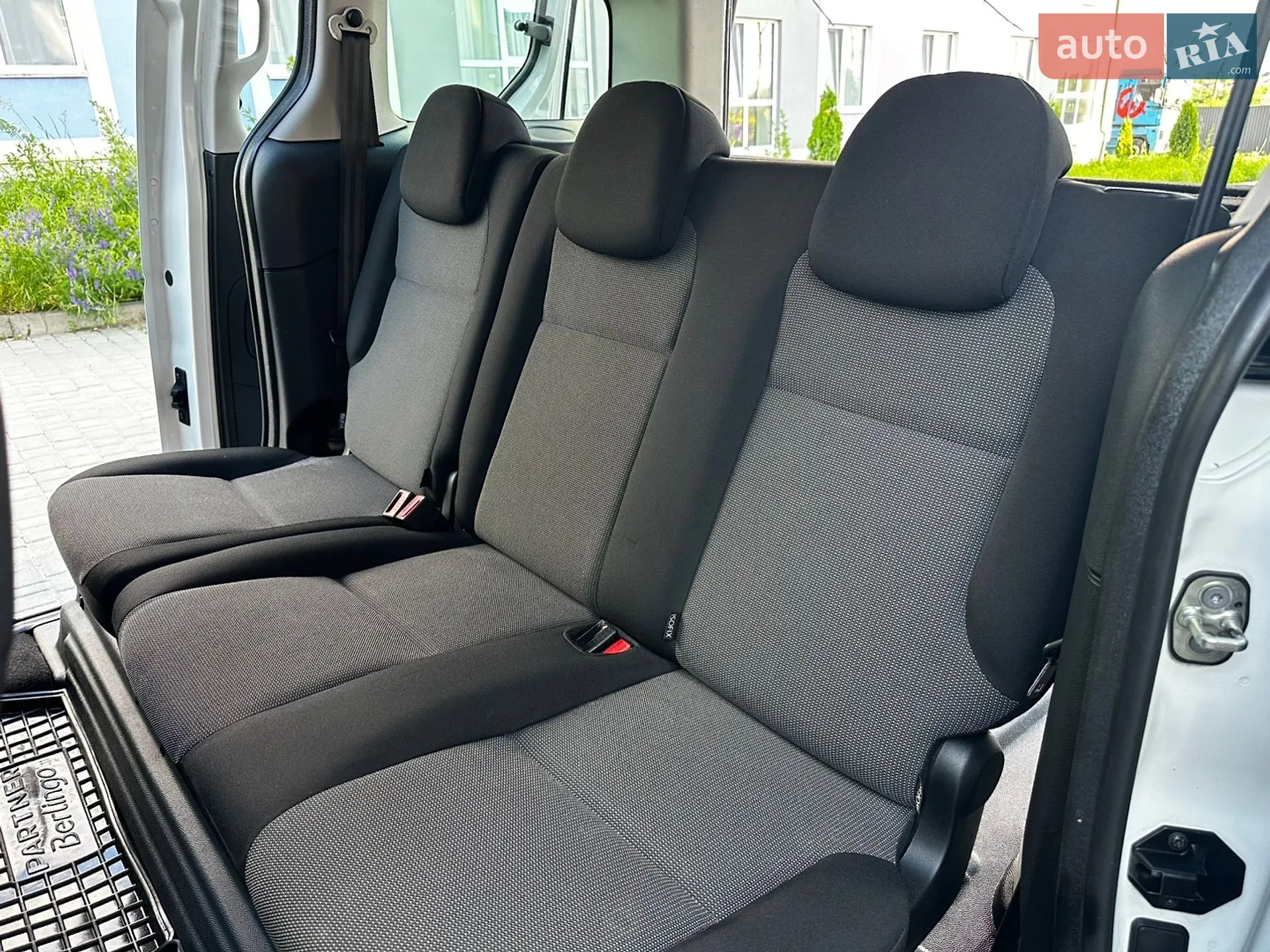 2017 Peugeot Partner - мініатюра 161