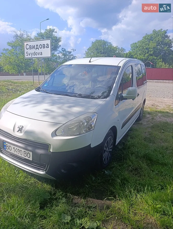 2012 Peugeot Partner - мініатюра 10