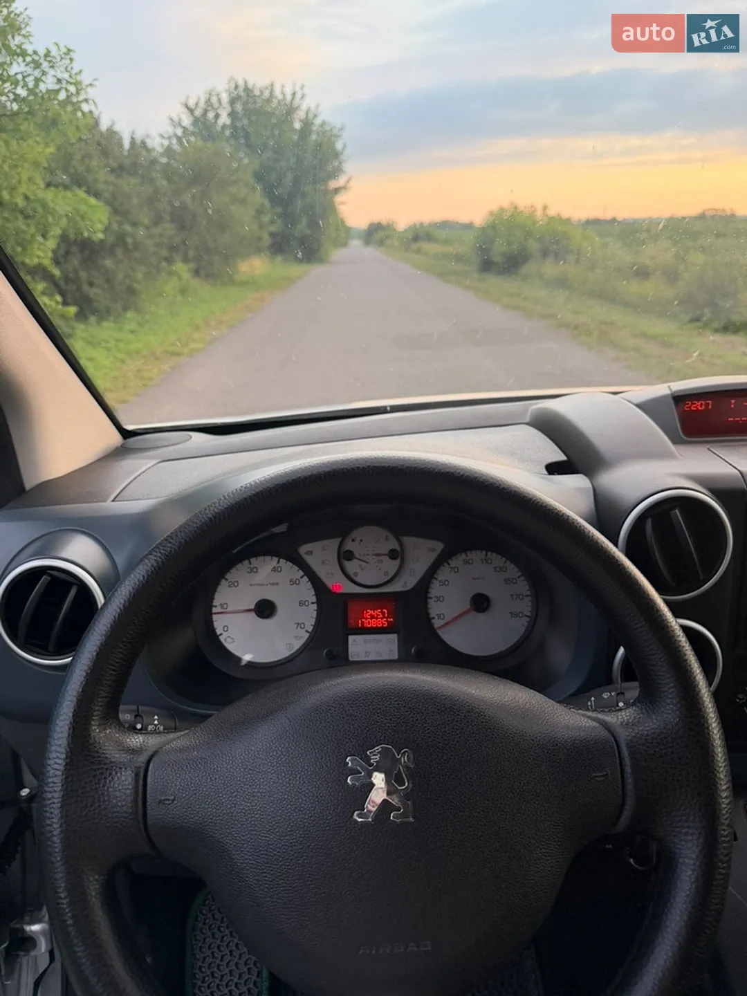 2011 Peugeot Partner - мініатюра 13