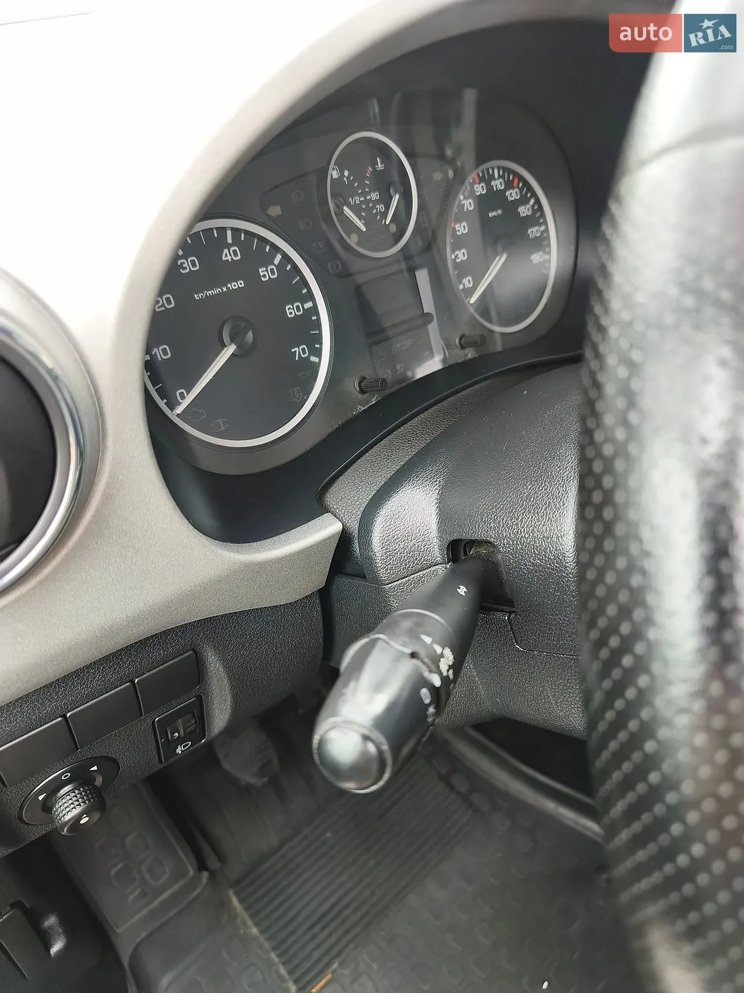 2012 Peugeot Partner - мініатюра 17