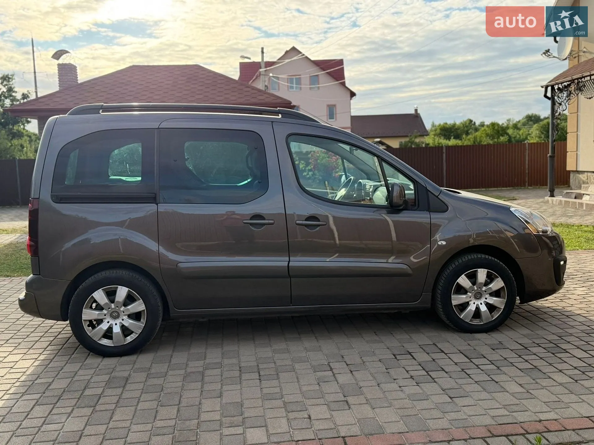 2016 Peugeot Partner - мініатюра 21