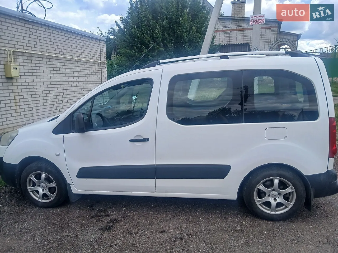2011 Peugeot Partner - мініатюра 32