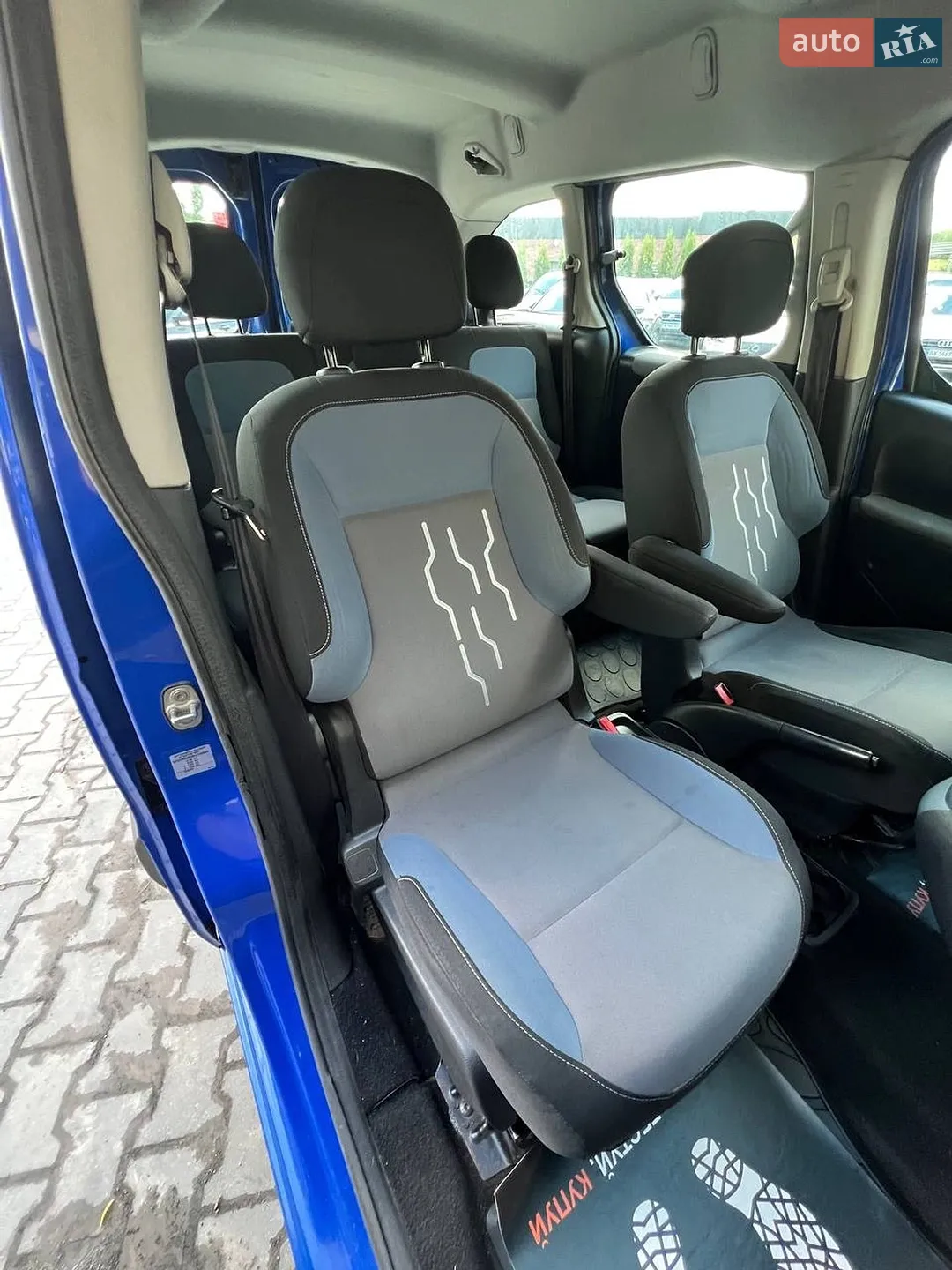 2013 Peugeot Partner - мініатюра 29