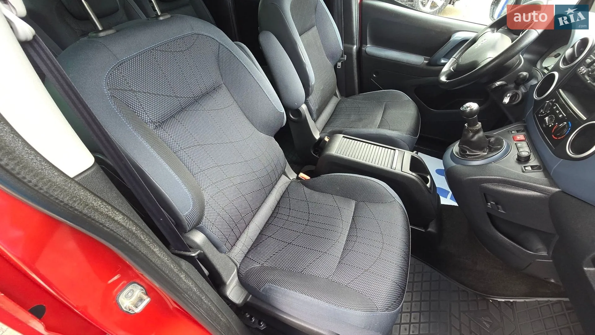2011 Peugeot Partner - мініатюра 31