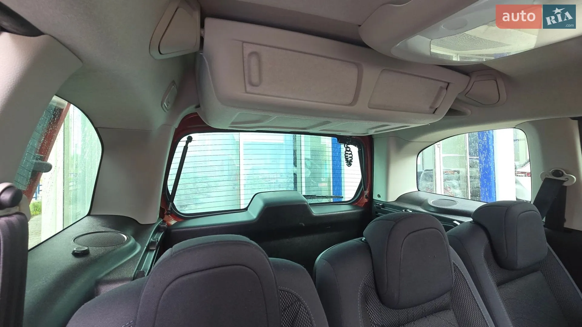 2011 Peugeot Partner - мініатюра 45