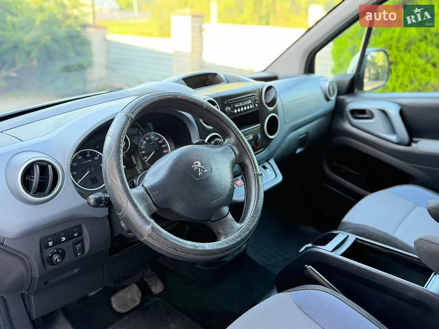2012 Peugeot Partner - мініатюра 24