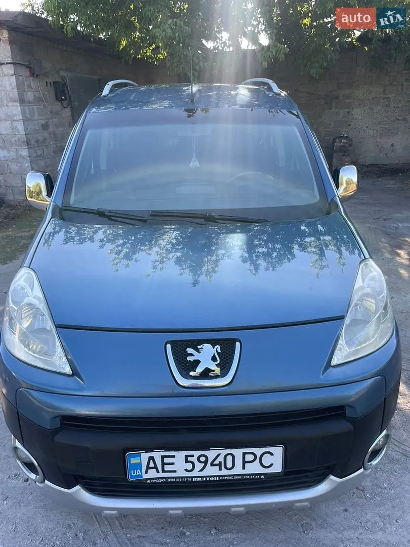 2011 Peugeot Partner - фото 1