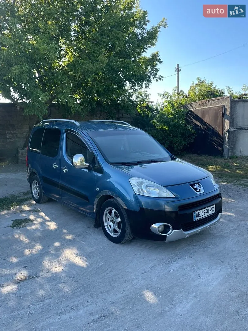 2011 Peugeot Partner - мініатюра 2