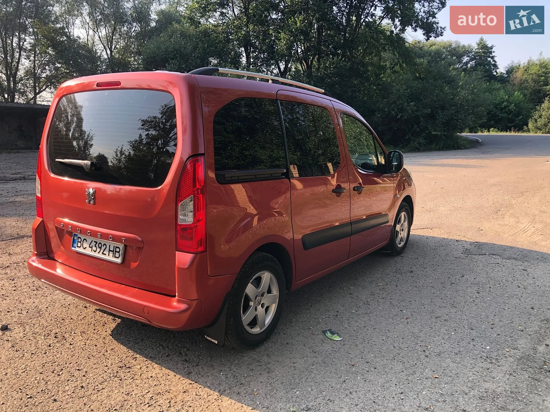 2011 Peugeot Partner - мініатюра 2