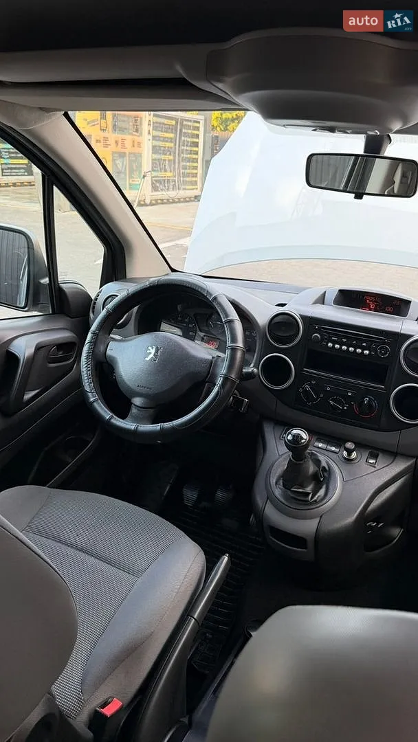 2011 Peugeot Partner - мініатюра 15