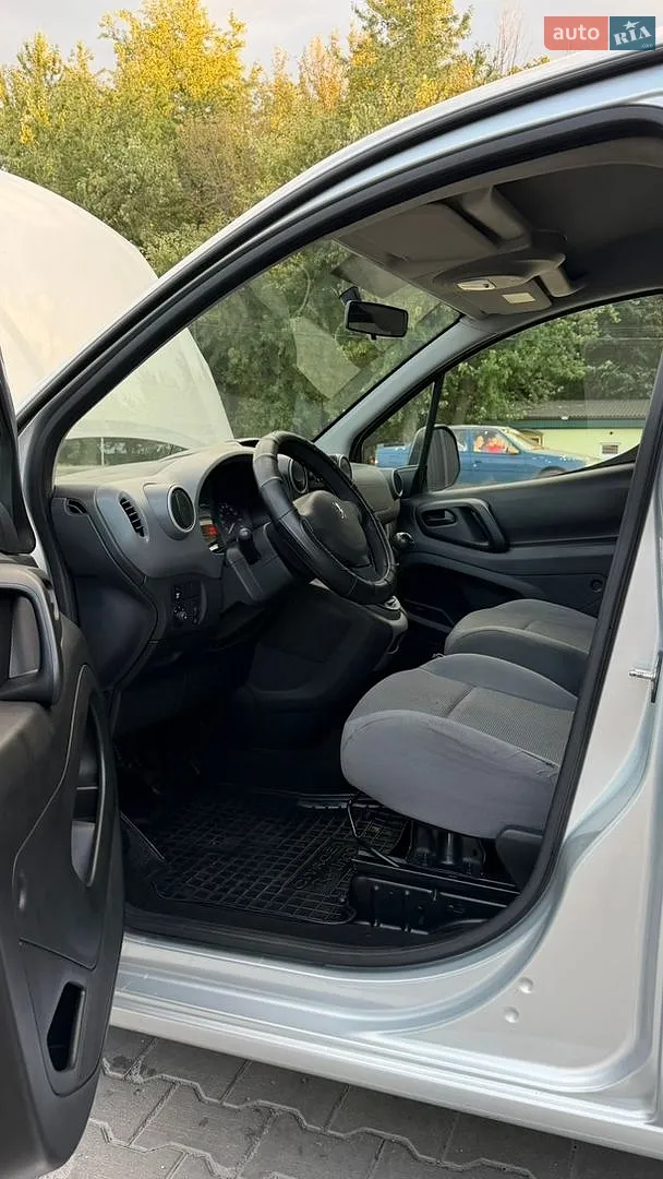 2011 Peugeot Partner - мініатюра 28