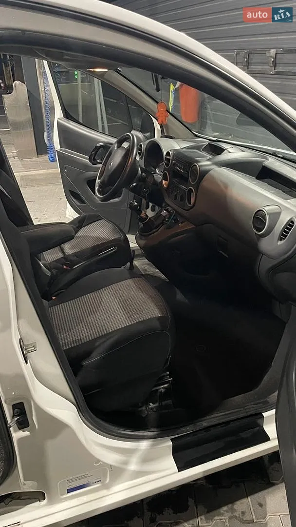 2011 Peugeot Partner - мініатюра 14