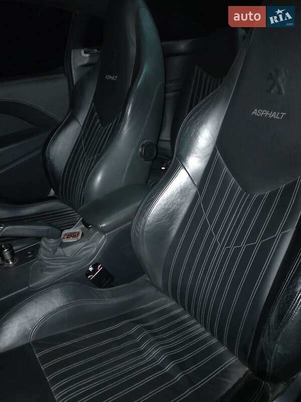 Купе Peugeot RCZ 2012 в Рені