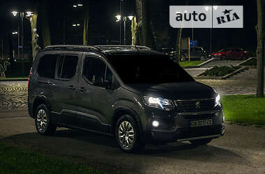 Минивэн Peugeot Rifter 2018 в 