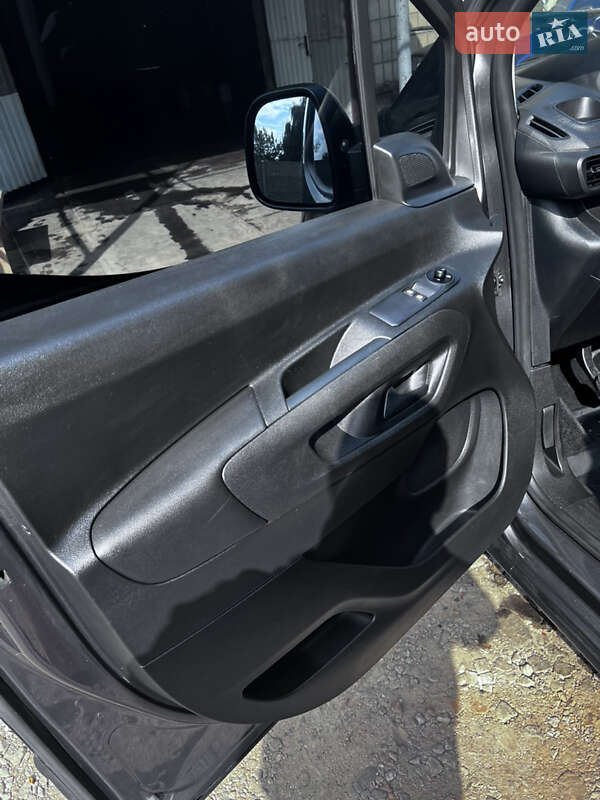 Минивэн Peugeot Rifter 2019 в Киеве