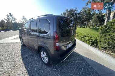 Минивэн Peugeot Rifter 2019 в 