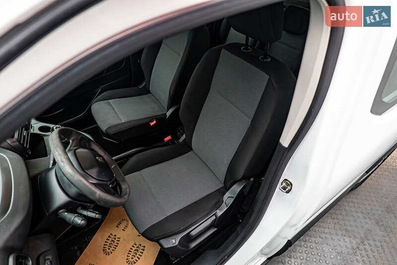 Мінівен Peugeot Rifter 2020 в Києві фото 8 Мінівен Peugeot Rifter 2020 в Києві