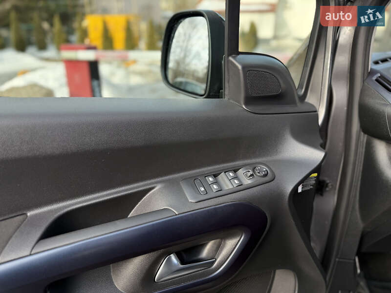 Минивэн Peugeot Rifter 2023 в Львове