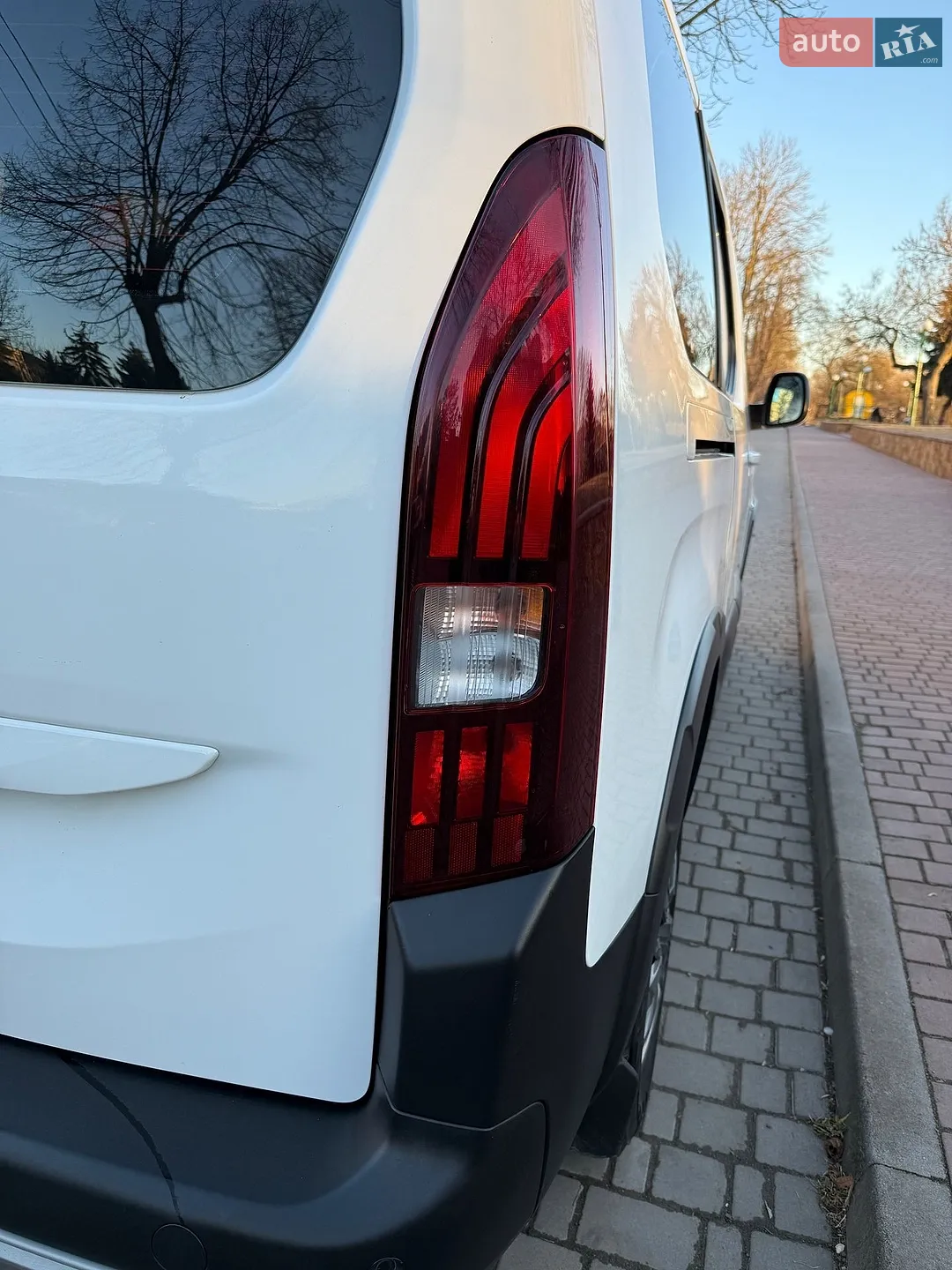 2019 Peugeot Rifter - мініатюра 16