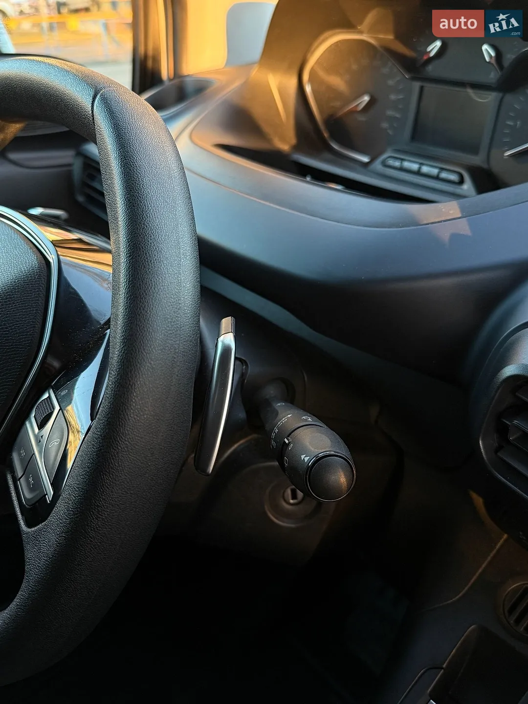 2019 Peugeot Rifter - мініатюра 28