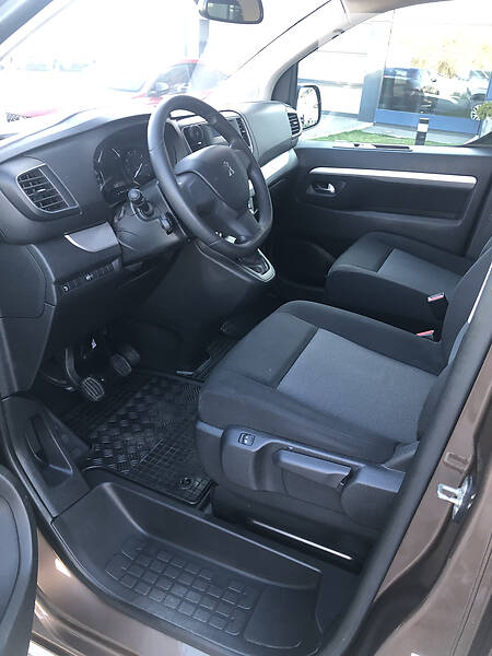 Мінівен Peugeot Traveller 2017 в Києві