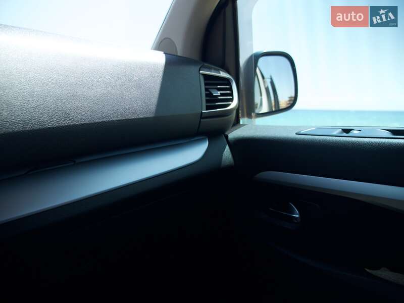 Минивэн Peugeot Traveller 2017 в Славянске