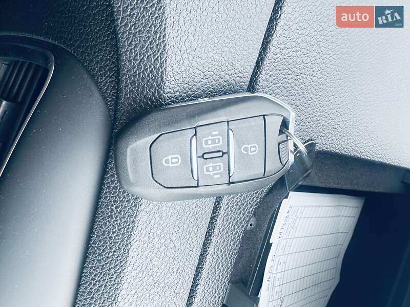 Мінівен Peugeot Traveller 2020 в Києві