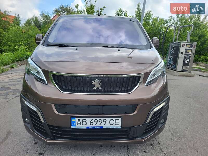 Минивэн Peugeot Traveller 2017 в 