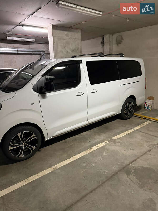 Минивэн Peugeot Traveller 2023 в Киеве