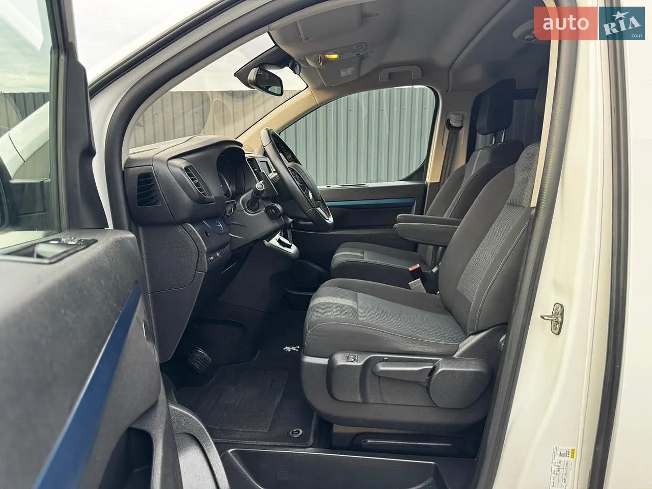 2020 Peugeot Traveller - мініатюра 32