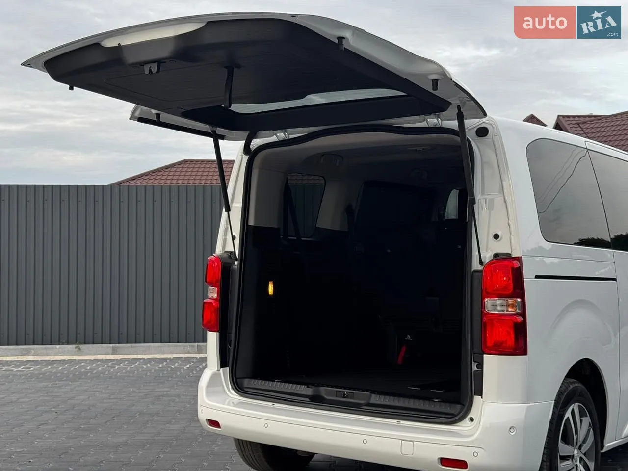 2020 Peugeot Traveller - мініатюра 42