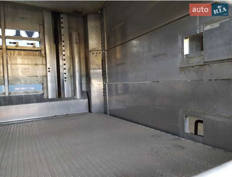 Для перевозки животных - прицеп Pezzaioli SBA 2002 в Житомире фото 2 Для перевозки животных - прицеп Pezzaioli SBA 2002 в Житомире