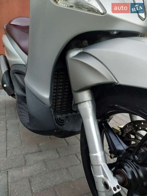 Макси-скутер Piaggio Beverly 2012 в Полтаве