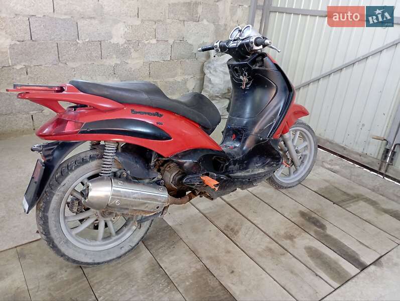 Мопеди Piaggio Beverly 2002 в Добромилі