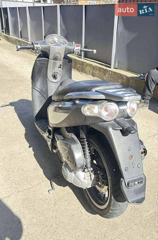 Скутер Piaggio Carnaby 200 2009 в Снятині